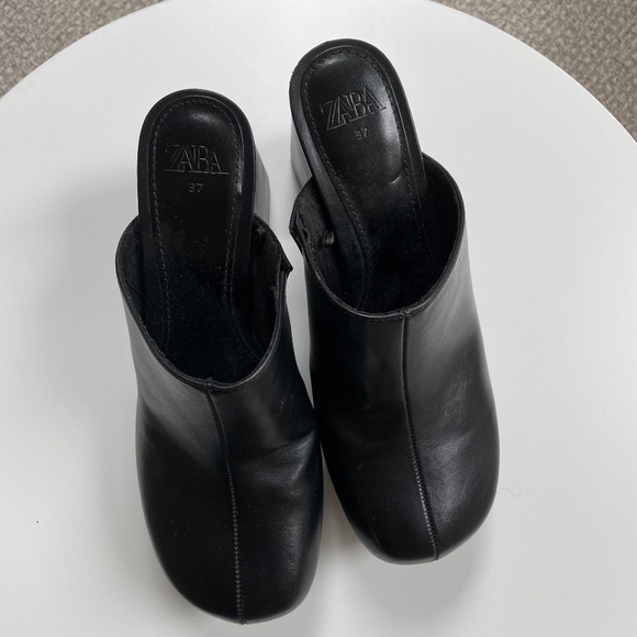 Black Faux Leather Clogs - Picture 3 of 3